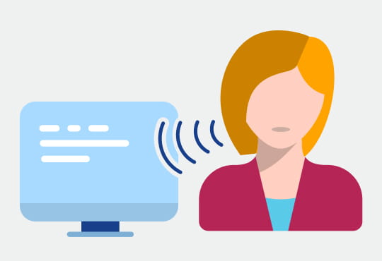 Frau, die Sprachsteuerung nutzt - symbolisch für Hilfsmittel bei Sehstörungen